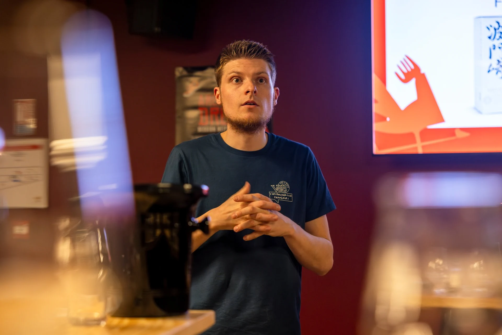 Romain Majet lors d'une dégustation au V and B Scionzier